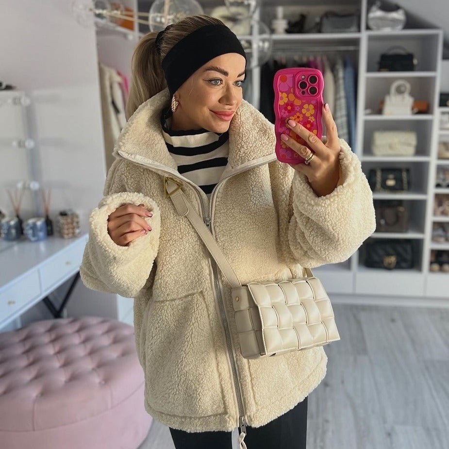 Madona™ - Manteau en laine d'agneau à col roulé