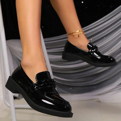Atelier - Mocassins Noirs avec Chaîne Épaisse