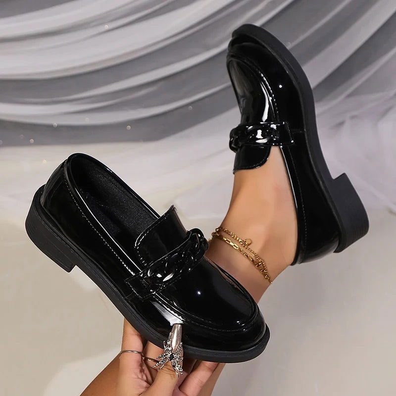 Atelier - Mocassins Noirs avec Chaîne Épaisse