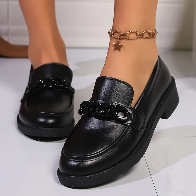 Atelier - Mocassins Noirs avec Chaîne Épaisse