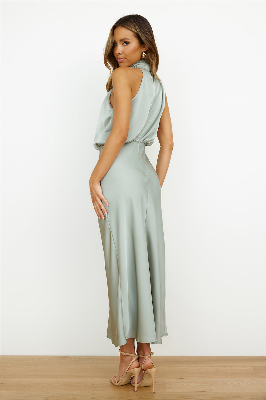 Elianna – Robe midi élégante à encolure asymétrique